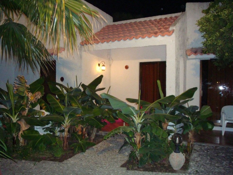 Oasis Hotel Bungalows Afandou Rhodes Exterior photo